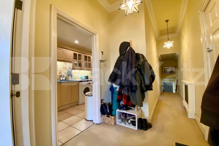 Bright and airy two bedroom apartment opposite the Thames St Georges Square, Pimlico